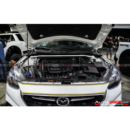 Mazda 2 lắp thanh giằng ULTRA RACING